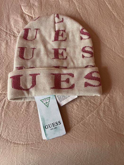 Детска шапка Guess