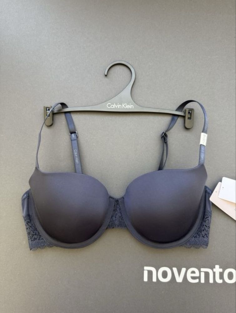 Стилен сутиен Calvin Klein /75C/