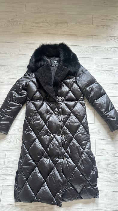 Пролам новую куртку на не высокую девушку .  Абсолютно новая .