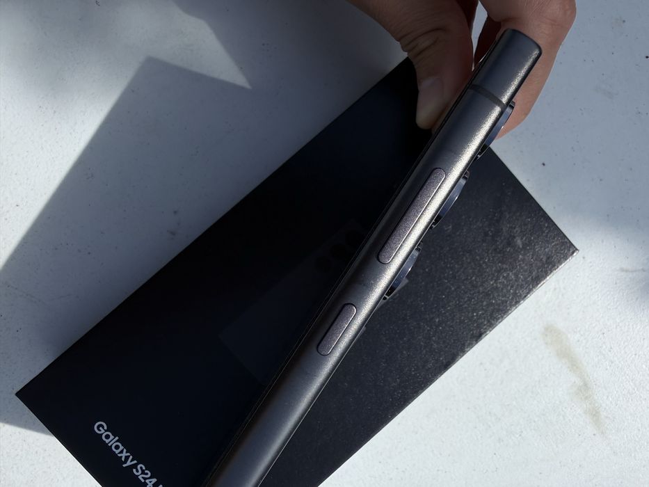 Samsung S24Ultra 12GB, 256GB Negru