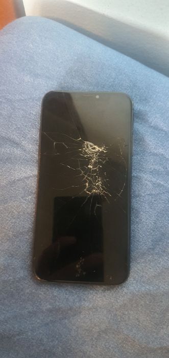 Vând iphone x pentru piese