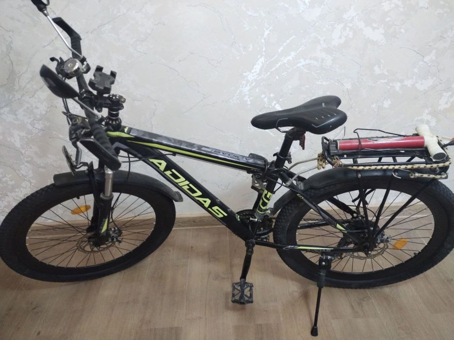 Продается взрослый велосипед в хорошем состоянии насос в подарок звон.