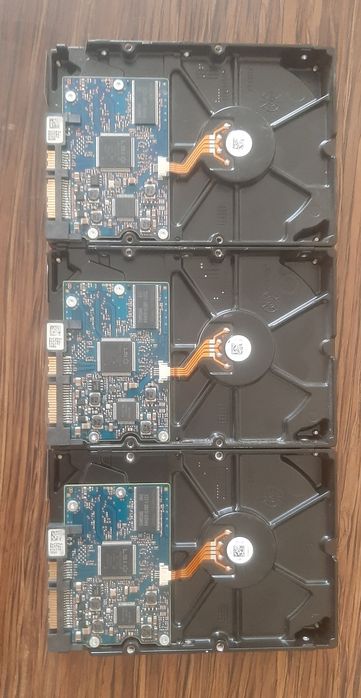 Продам сетевой видеорегистраторы DVR мозг камеры 3шт.