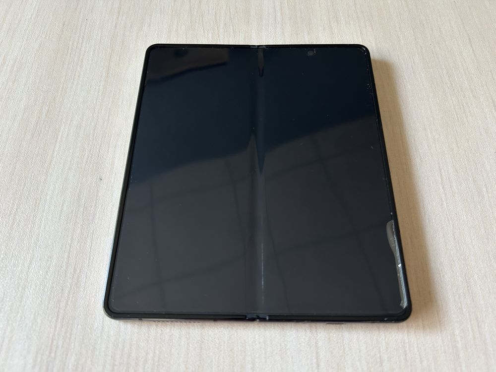 Продавам Samsung Galaxy Z Fold4 256/12GB