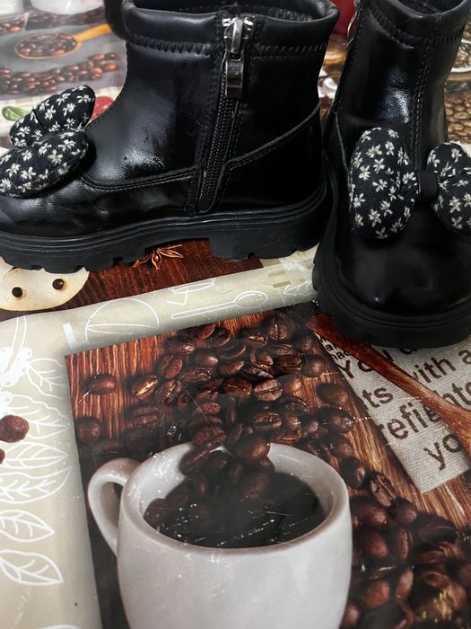 Ghete de piele naturala aproape noi de fetite