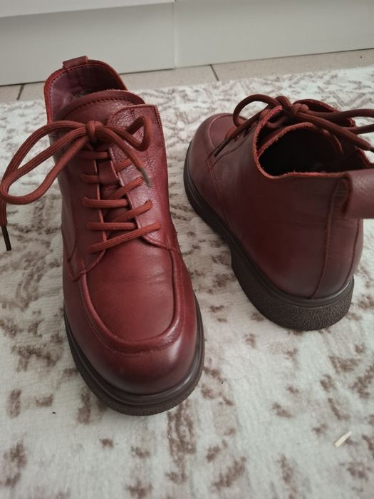 Кожаные ботинки женские