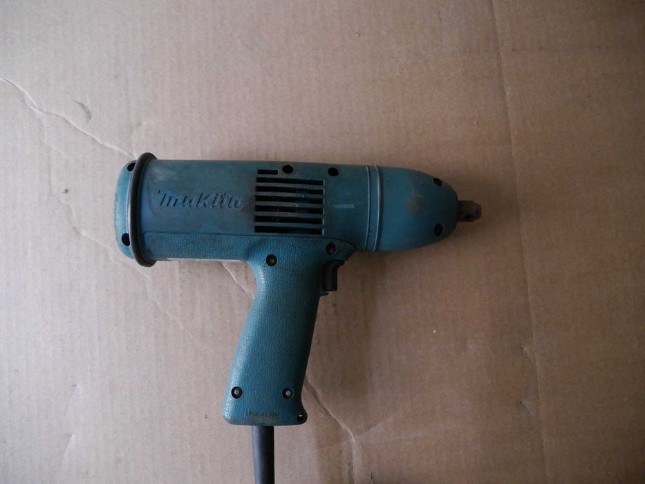 Makita 6905H – mașină de impact defectă