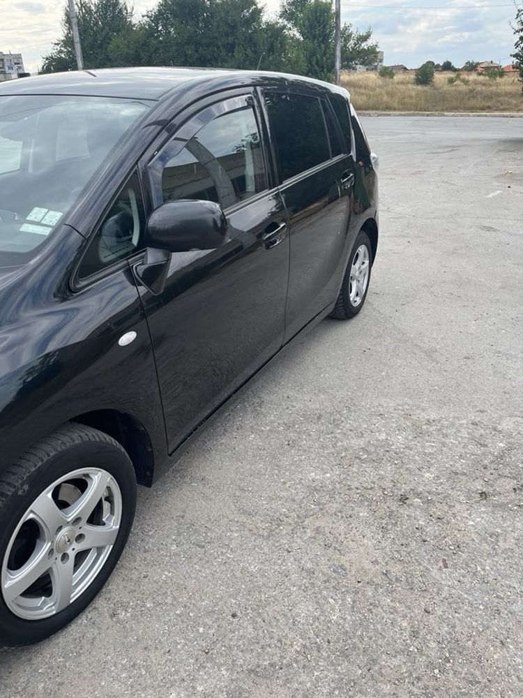 Toyota Corolla Verso 2011 г. - 126 к.с.