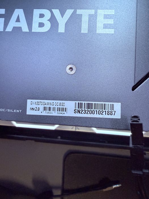 Vand schimb placa video Nvidia Gygabite 3070 8 gb cu placa baza z790