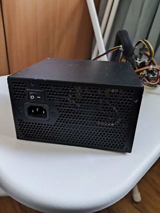Продам БЛОК питания для компьютера 700 Вт