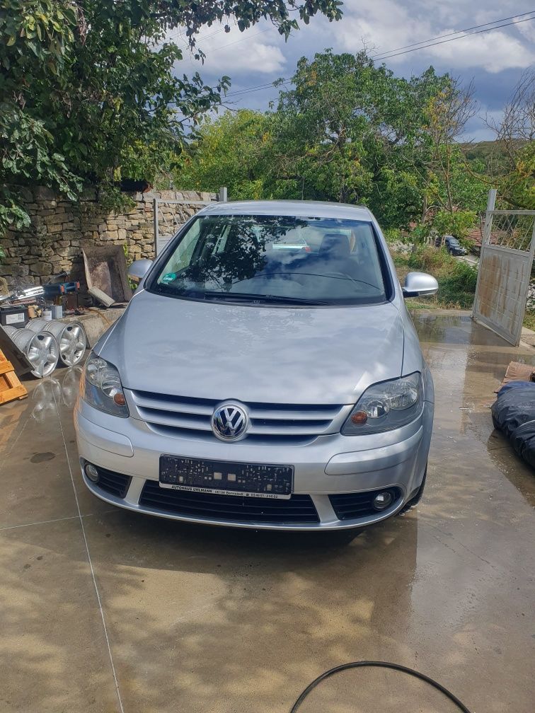 Продавам Volkswagen Golf Plus