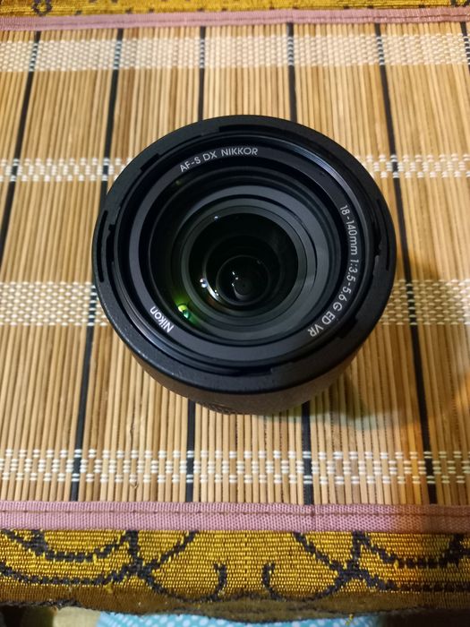 Aparat foto Nikon D7100 si 18-140mm & 35mm