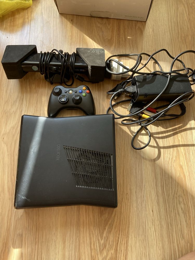 XBOX 360 новый и не поломанный