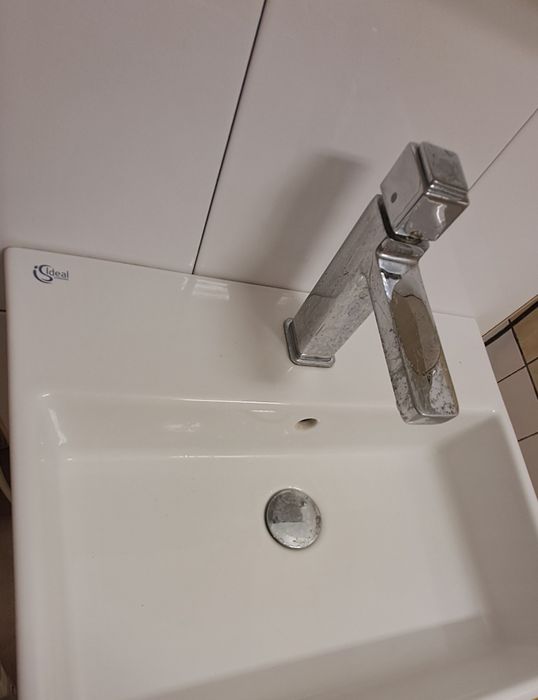 Chiuveta suspendata/lavoar baie, Ideal