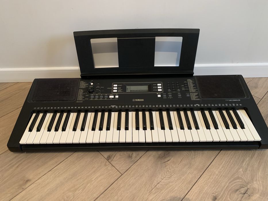 Синтезатор Yamaha .