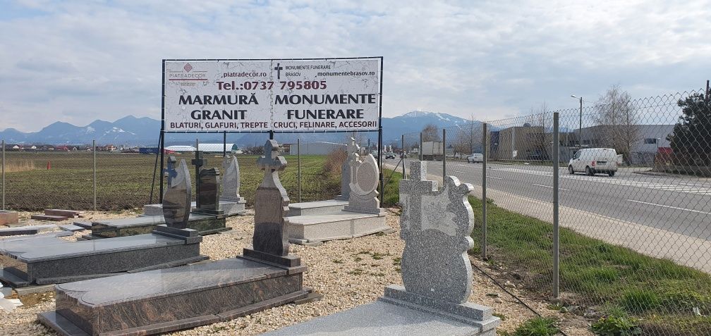 Monumente funerare din granit masiv, montaj cruci, accesorii.