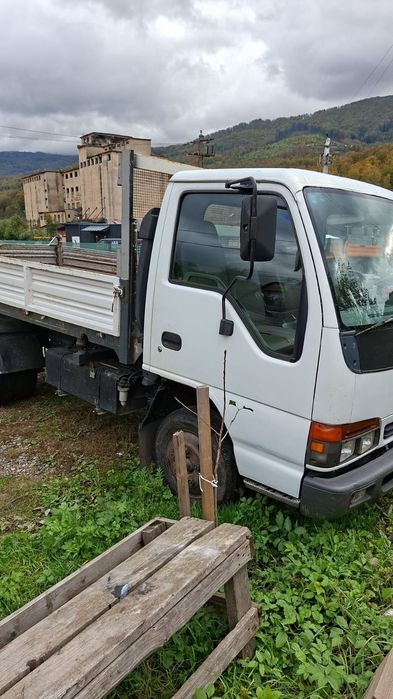 Isuzu NPR basculabila