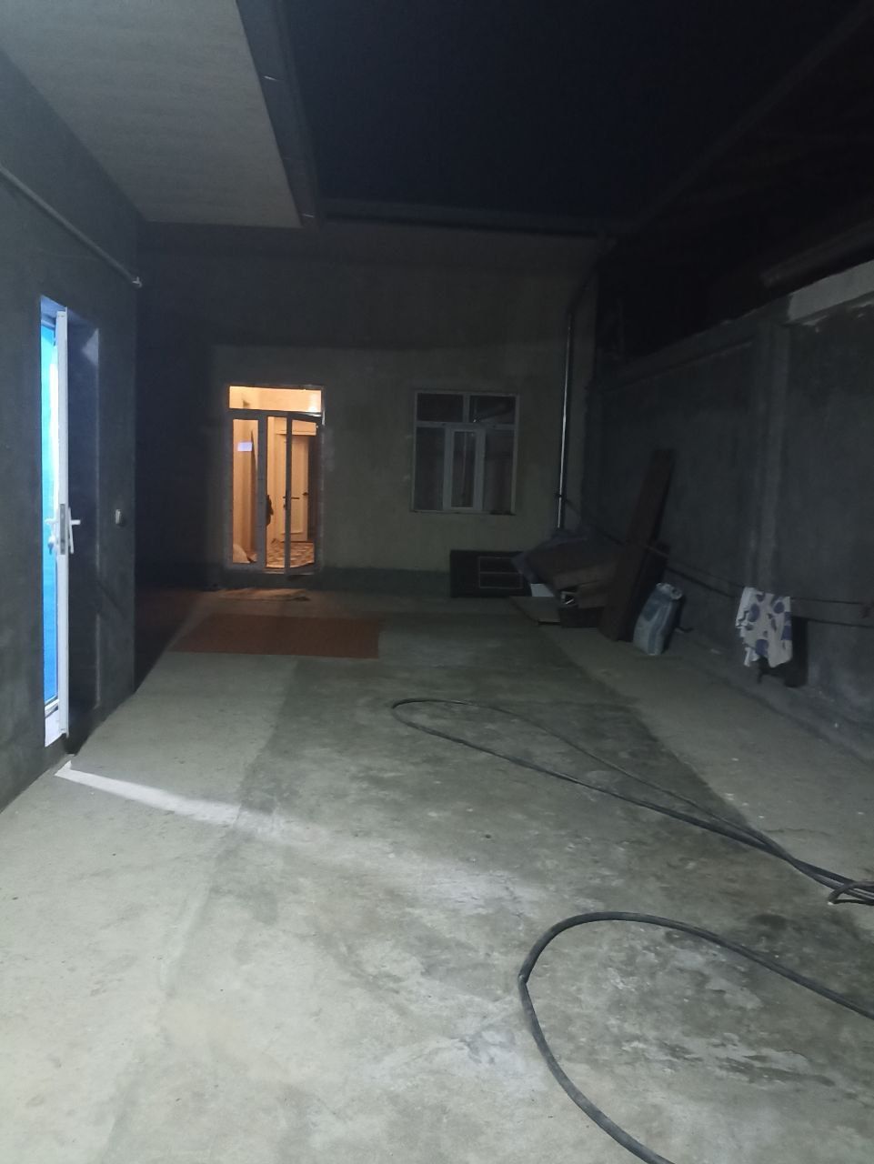Hovli uchastka sotiladi