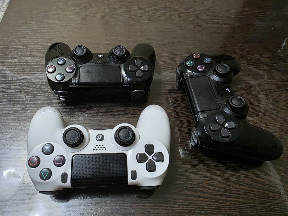 Продам джойстики DualShock 4 Sony геимпад
