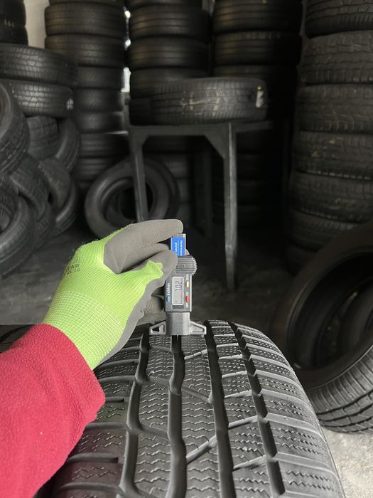 2 anvelope de iarna 215/60/16 Continental 7 mm!