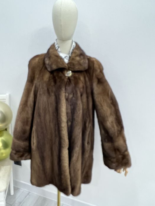 Продам шубу норковую
