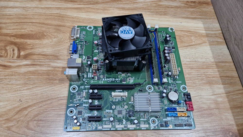 Vand KIT FM1 QUAD AMD A8-3870+Placa+8GB RAM+Cooler !! CA NOU !! 200lei