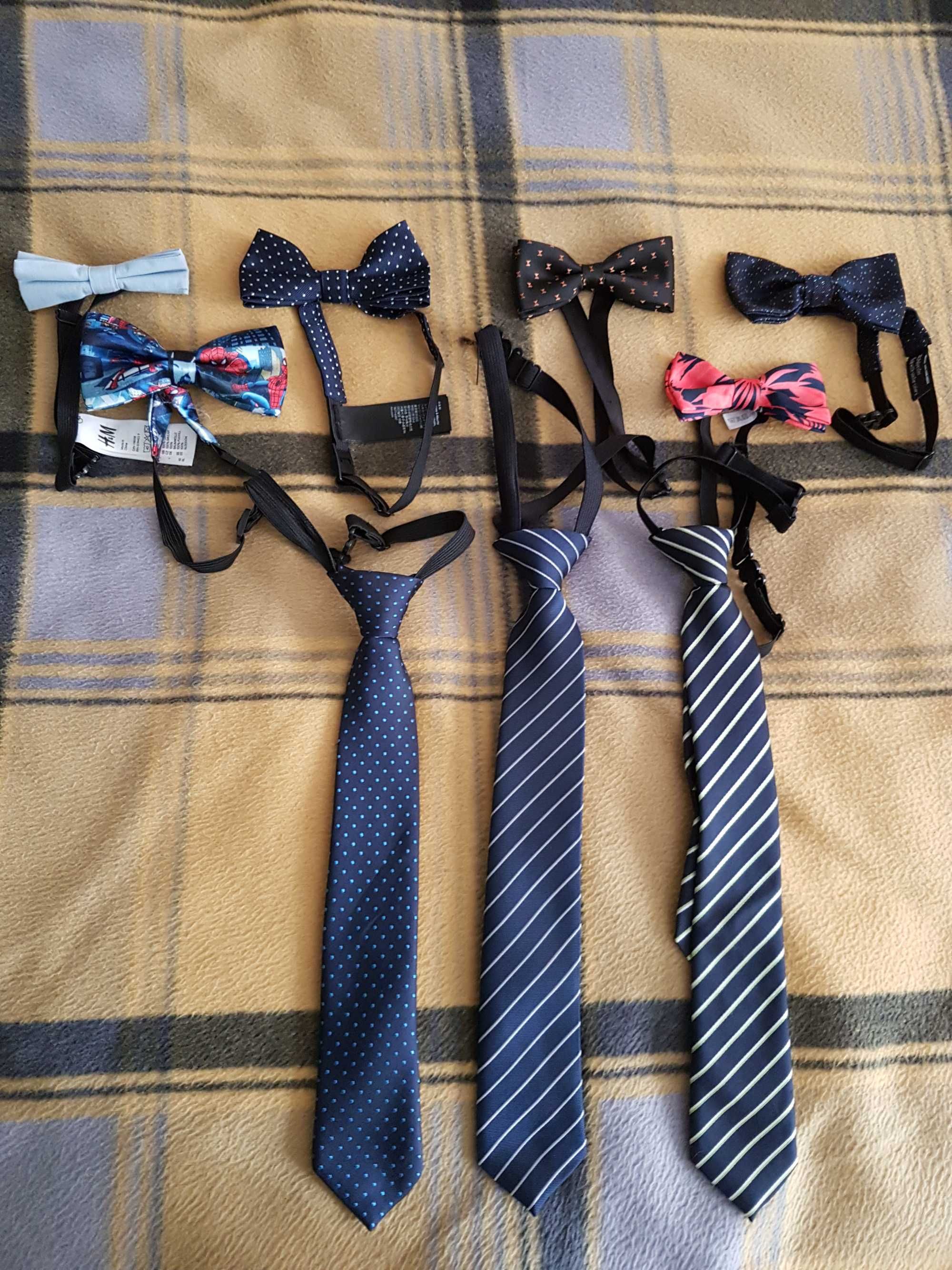 Продам галстуки и бабочки для мальчика
