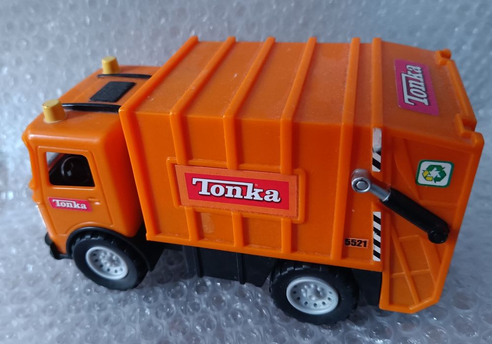 Masinuta gunoi Tonka