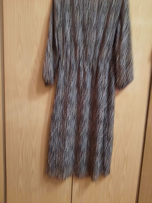 Продаётся платье черно-бежевое,размер 48 Российского производства,на п