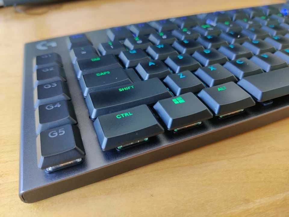 Геймърска механична клавиатура Logitech G815