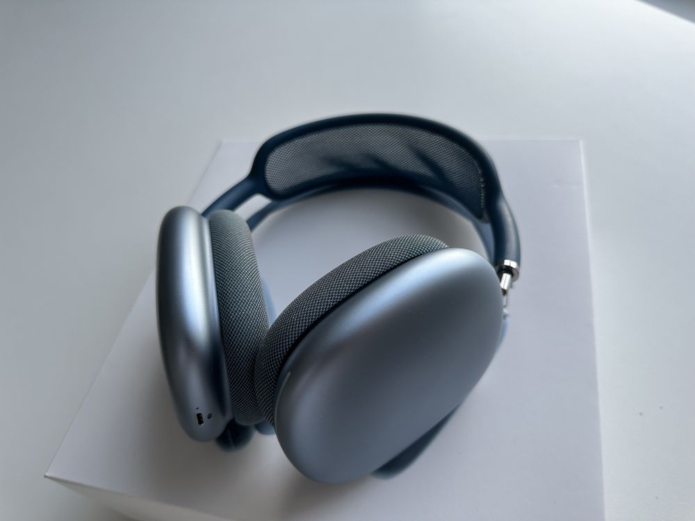 Airpods Max наушник