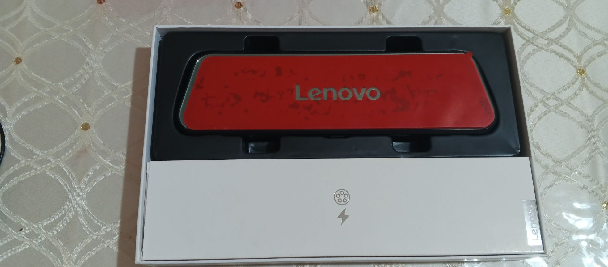 Videoregistrator lenovo V7 sotiladi