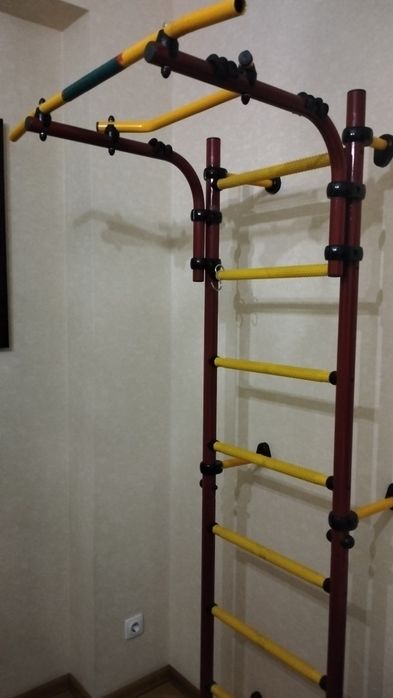 Шведская стенка с турником