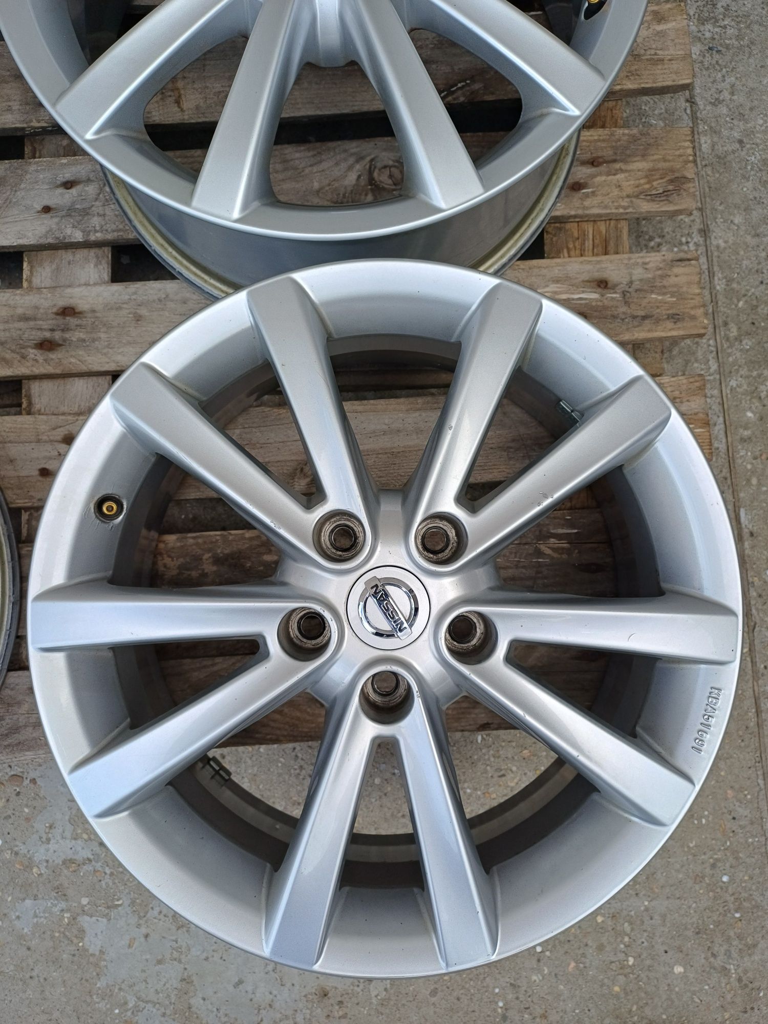 Оригинални джанти за Нисан R17  5x114.3  ET 45  7J