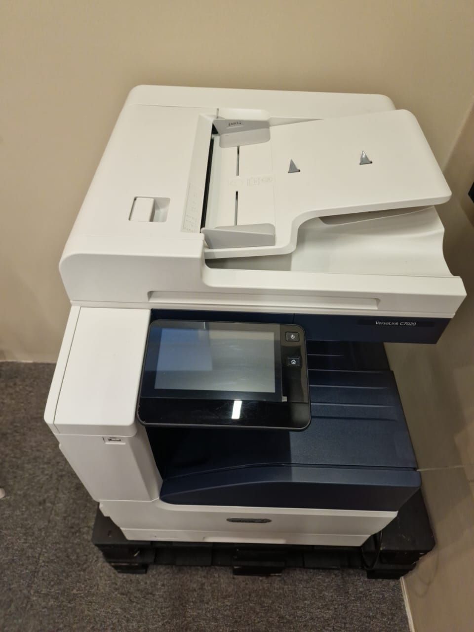 Цветной МФУ Xerox VersaLink c7020