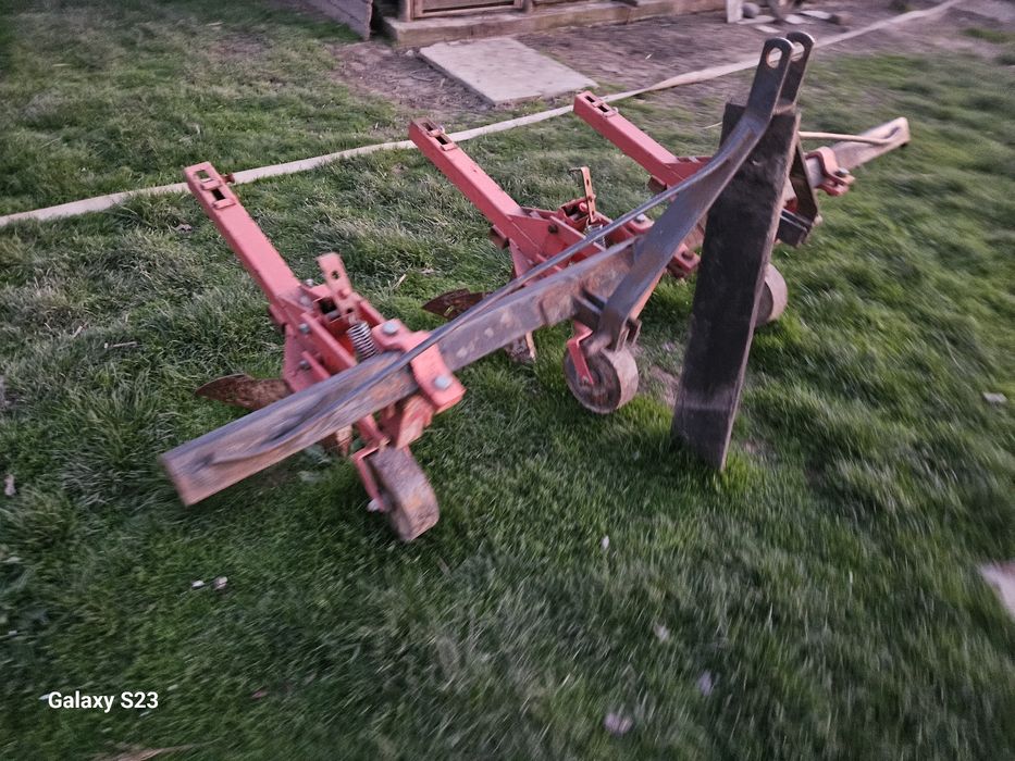 Prășitoare și îngropătoare 3 Rânduri