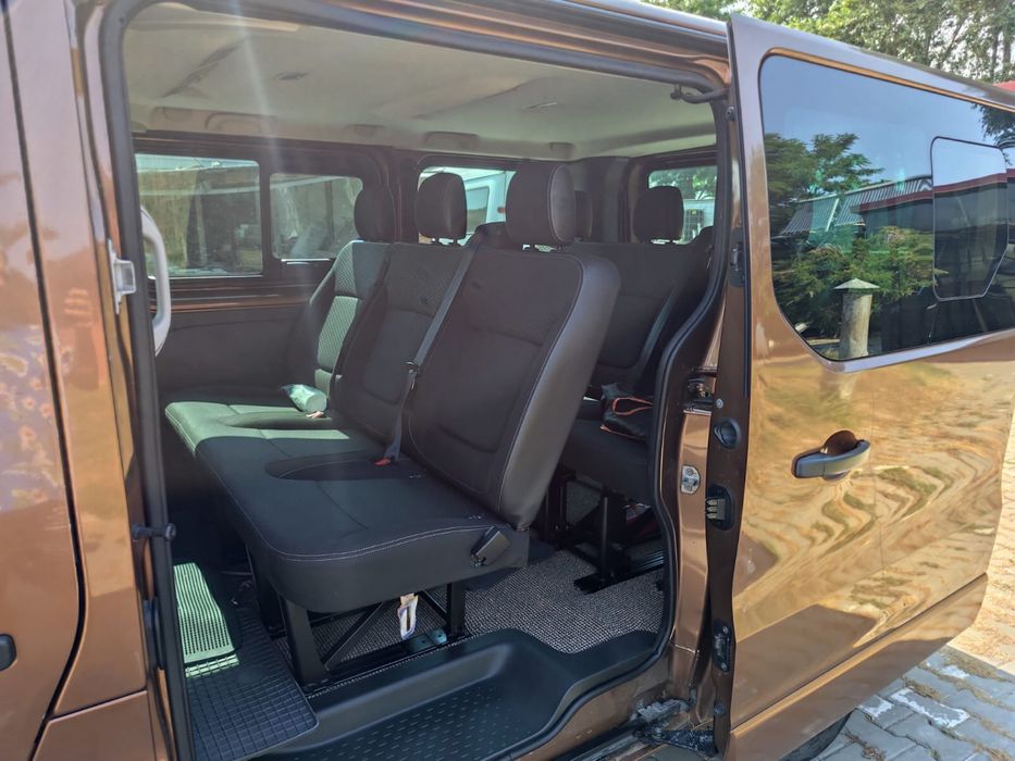 Opel Vivaro 8+1 2016 5 usi