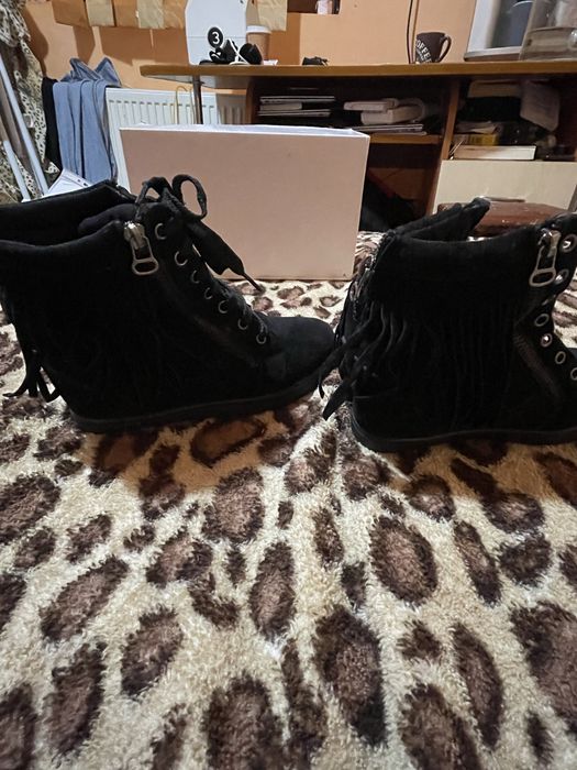 Vand pantofi de dama