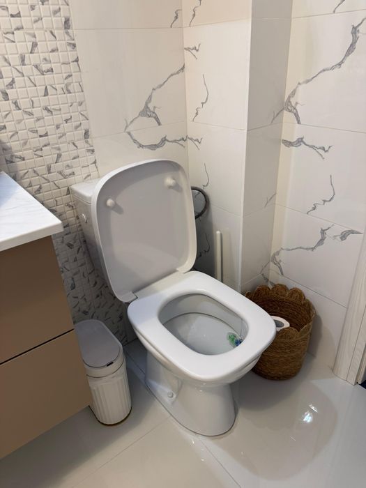 Wc Cersanit +Bazin. ( detin 2 bucati)