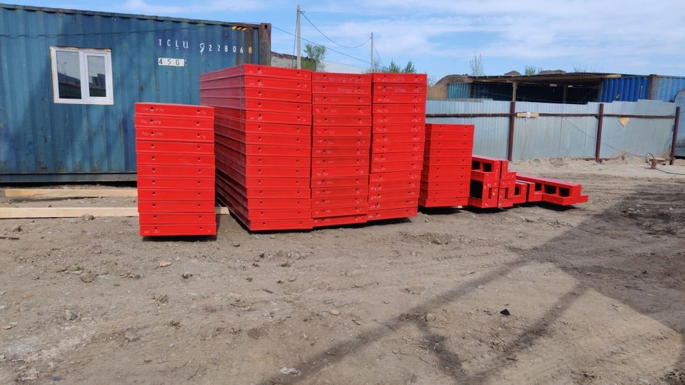 Все виды  крупно щитовой опалубки.Леса рамных, струбцина.