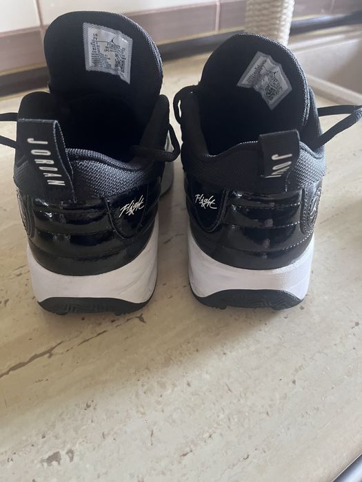 Adidas nike Jordan