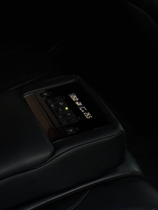 В Продаже Lexus LX 570