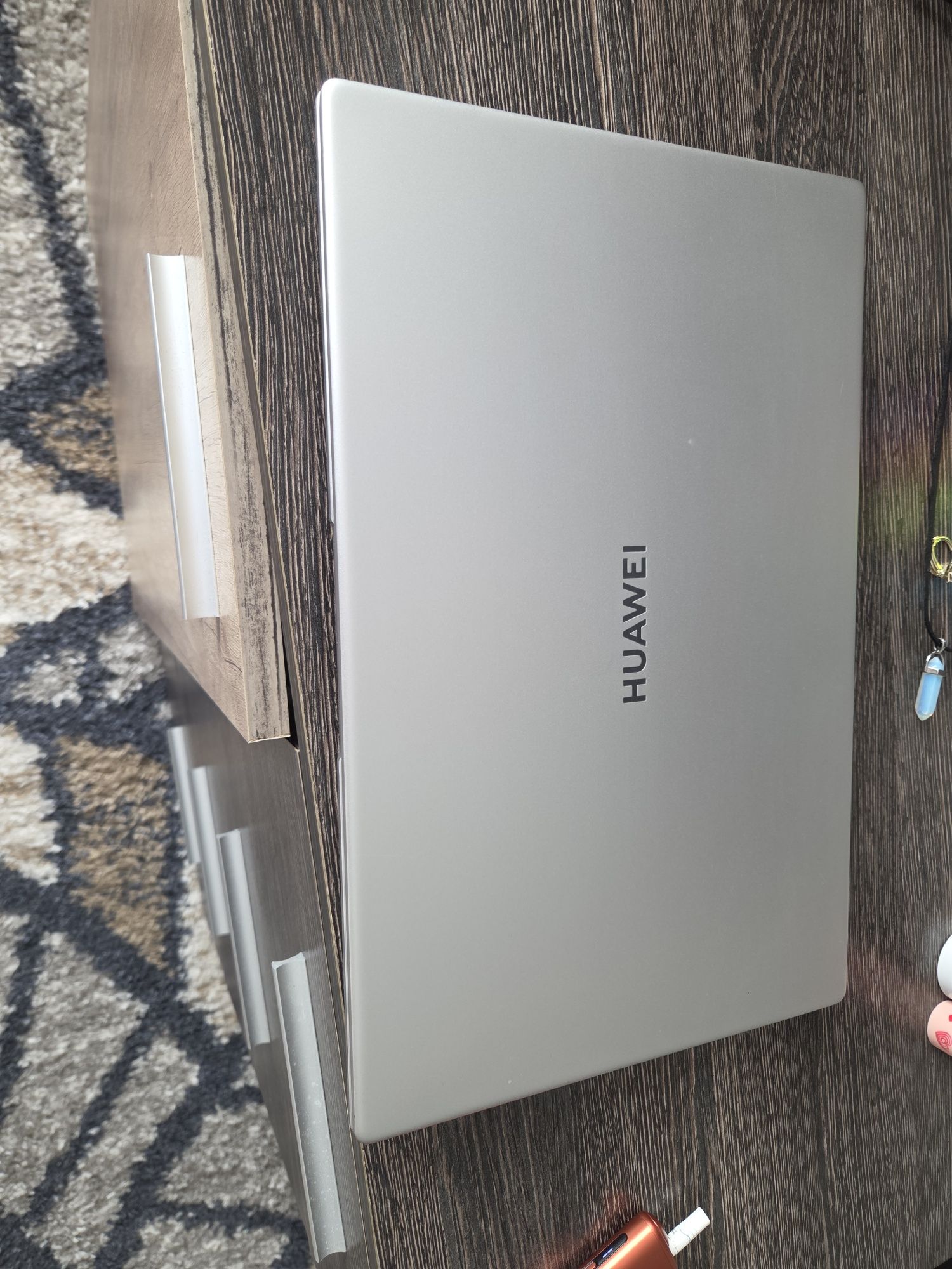 Huawei mate book d15 ryzen7