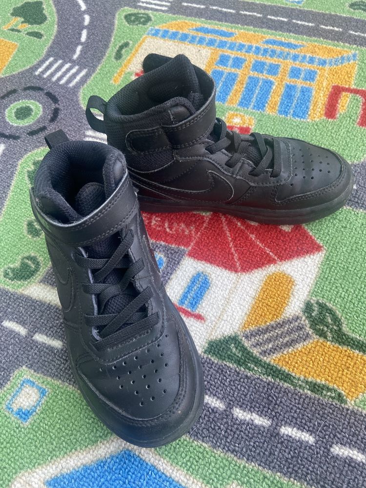 Запазени Nike обувки