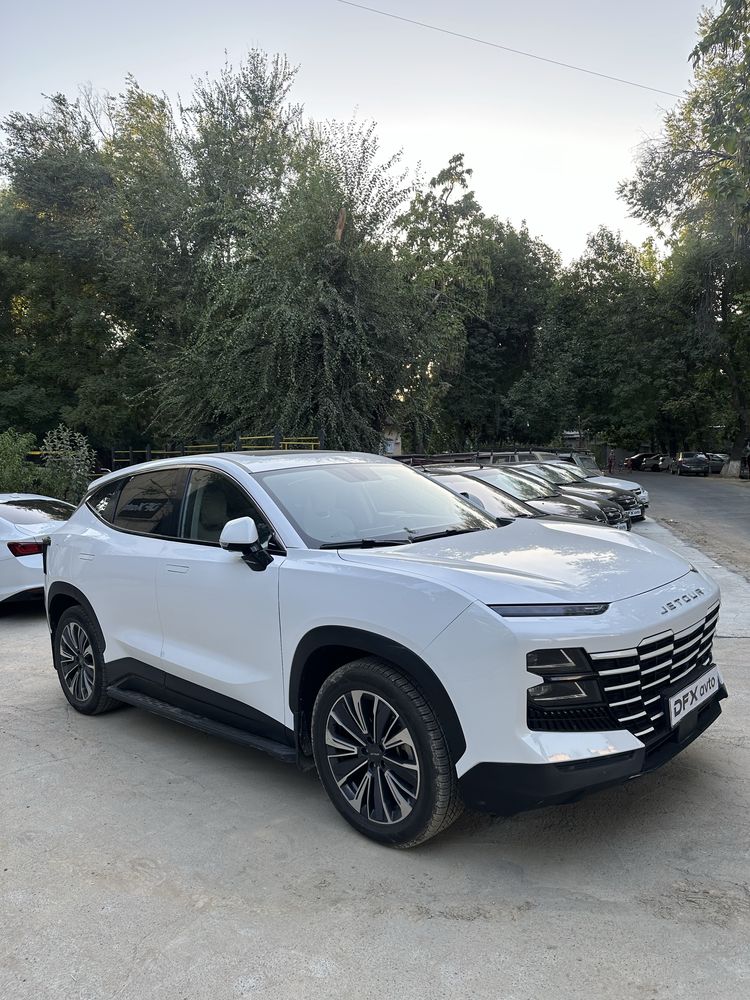 Jetour dashing oq tozza narxi  19000$