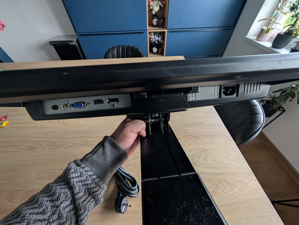 24 инчов Full HD монитор BenQ GL2450-T