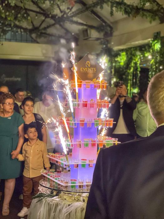 Cocktail bar, tort de shot-uri, lemonade bar