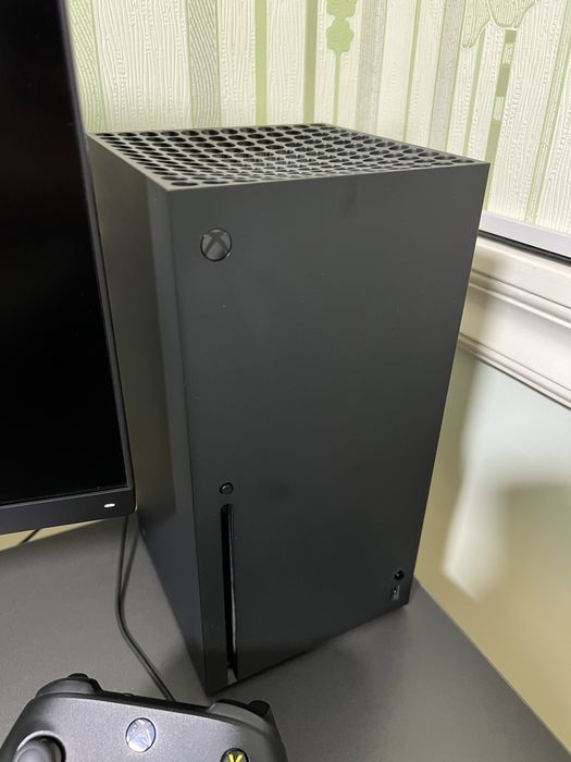 Срочно продаю XBOX SERIES X