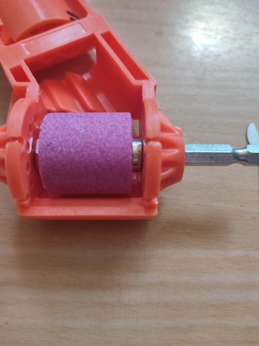 Vând ascuțitor portabil burghiu