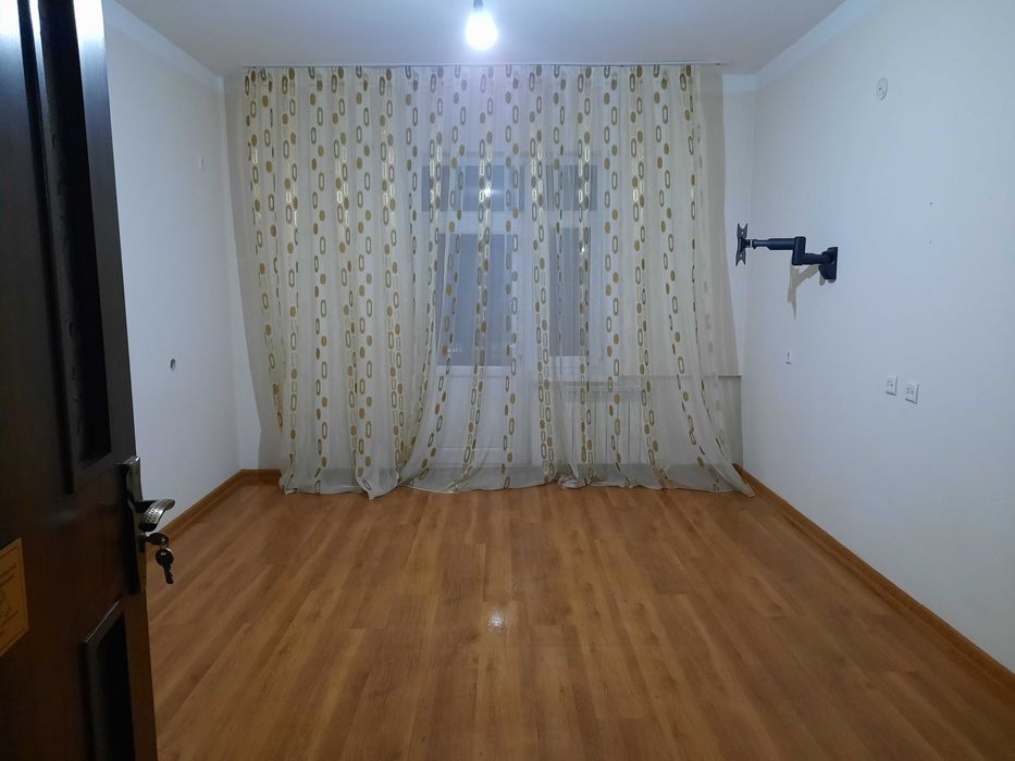 Продается 3х комнатная квартира, Район Янги хаёт  8 Худуд, 0837